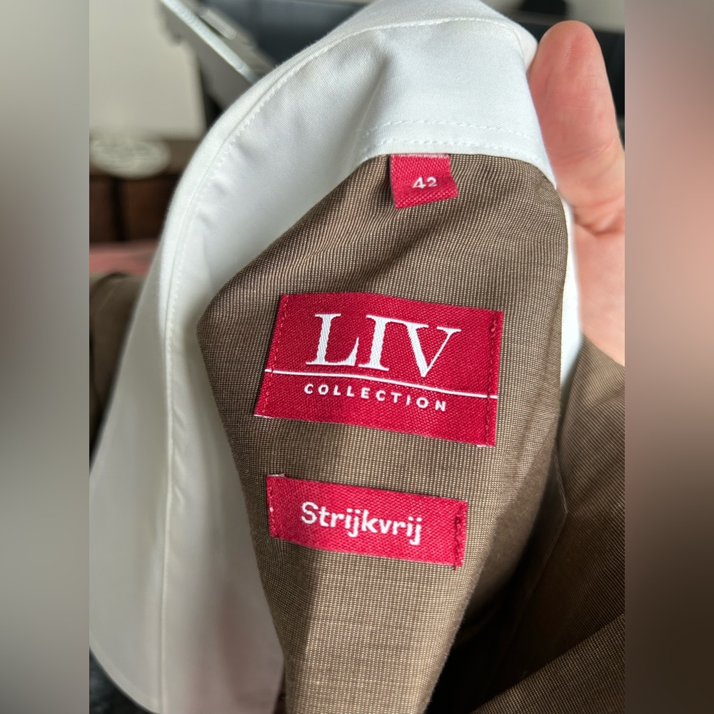 Large brown button down - Picture 2 of 4